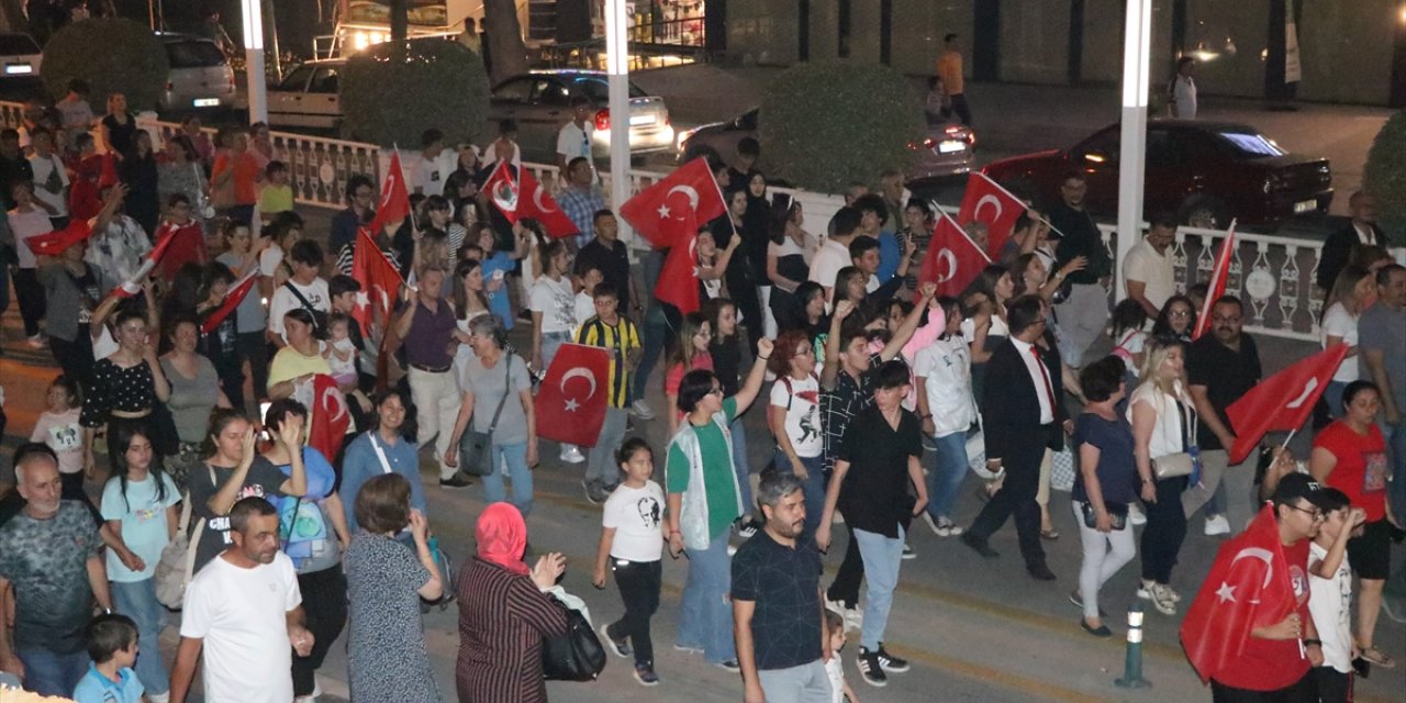 Niğde'de 30 Ağustos Zafer Bayramı'nda fener alayı düzenlendi