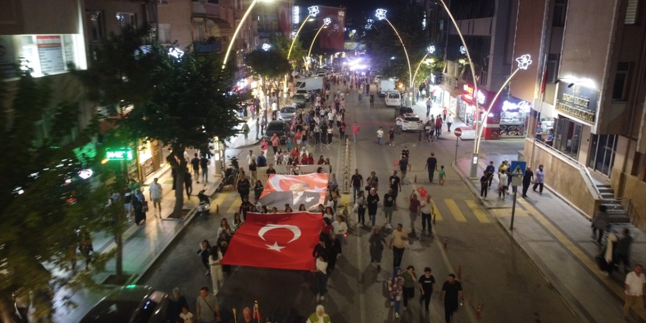 Tokat’ta 30 Ağustos Zafer Bayramı'nda fener alayı düzenlendi