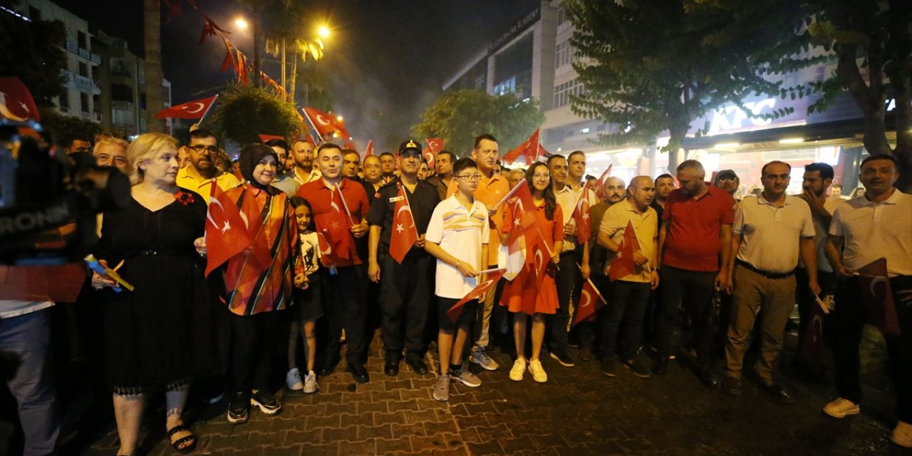 Alanya'da 30 Ağustos Zafer Bayramı'nda fener alayı düzenlendi