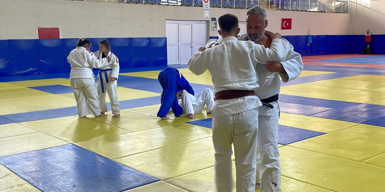 Özel Sporcular Down Judo Milli Takımı Konya'da kampa girdi