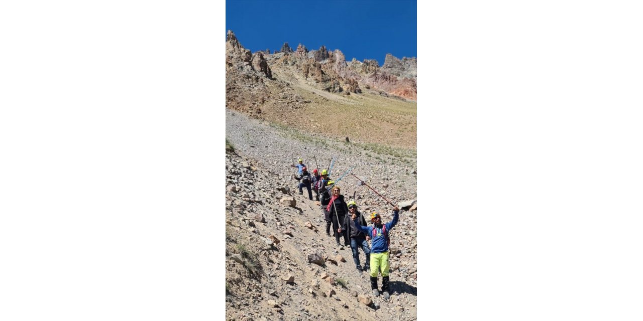 Erciyes Dağı'nda hafta sonları zirve tırmanışı heyecanı yaşanıyor