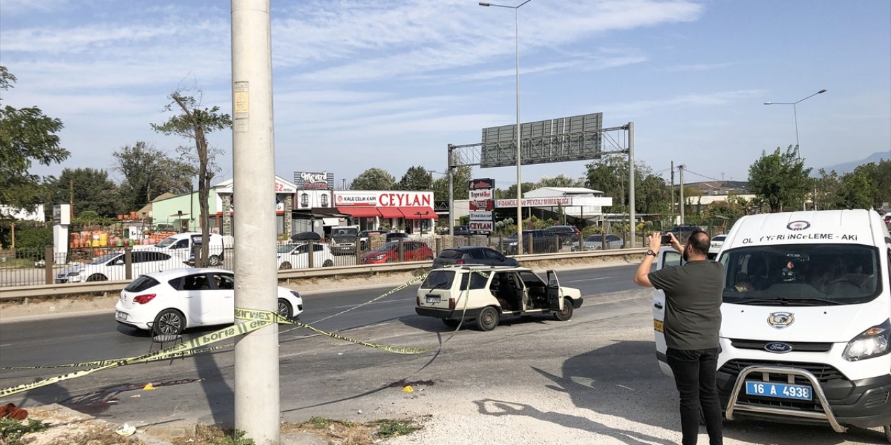 Bursa'da yol kenarında tartıştığı eşinin bıçakladığı kadın öldü