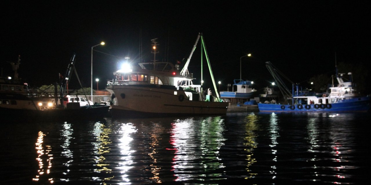 Zonguldak'ta balıkçılar "vira bismillah" diyerek denize açıldı