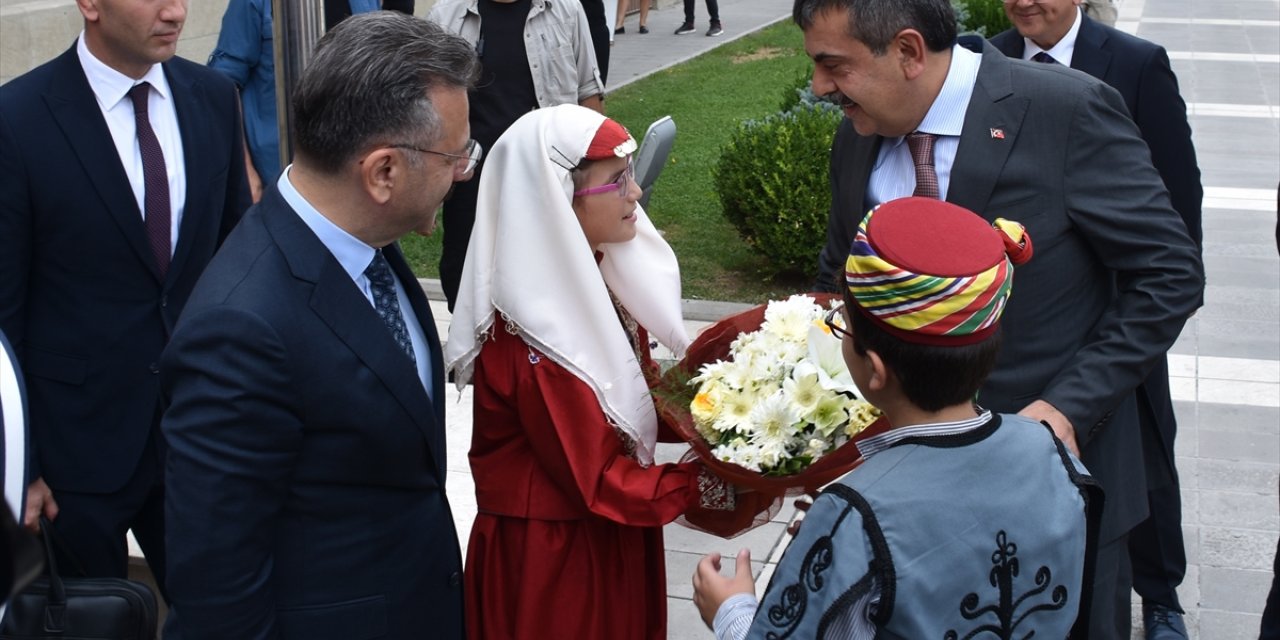 Milli Eğitim Bakanı Tekin'den yerel yönetimlere çağrı: