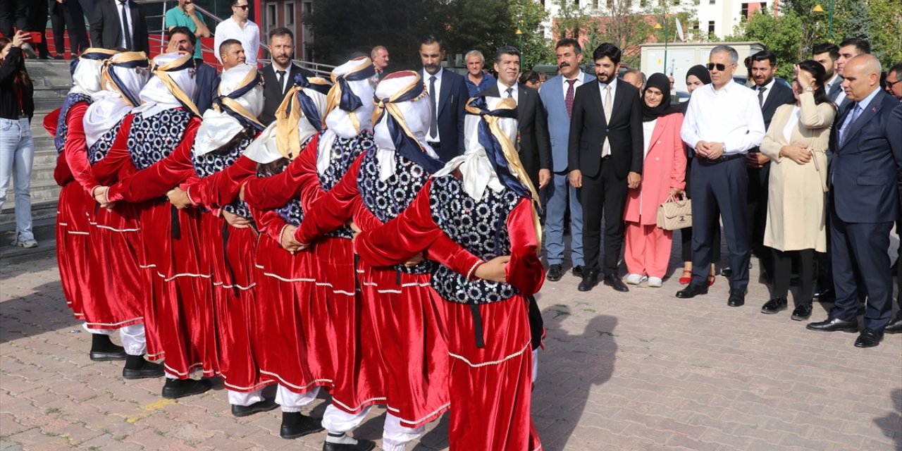 İçişleri Bakanı Ali Yerlikaya, Ağrı'da ziyaretlerde bulundu