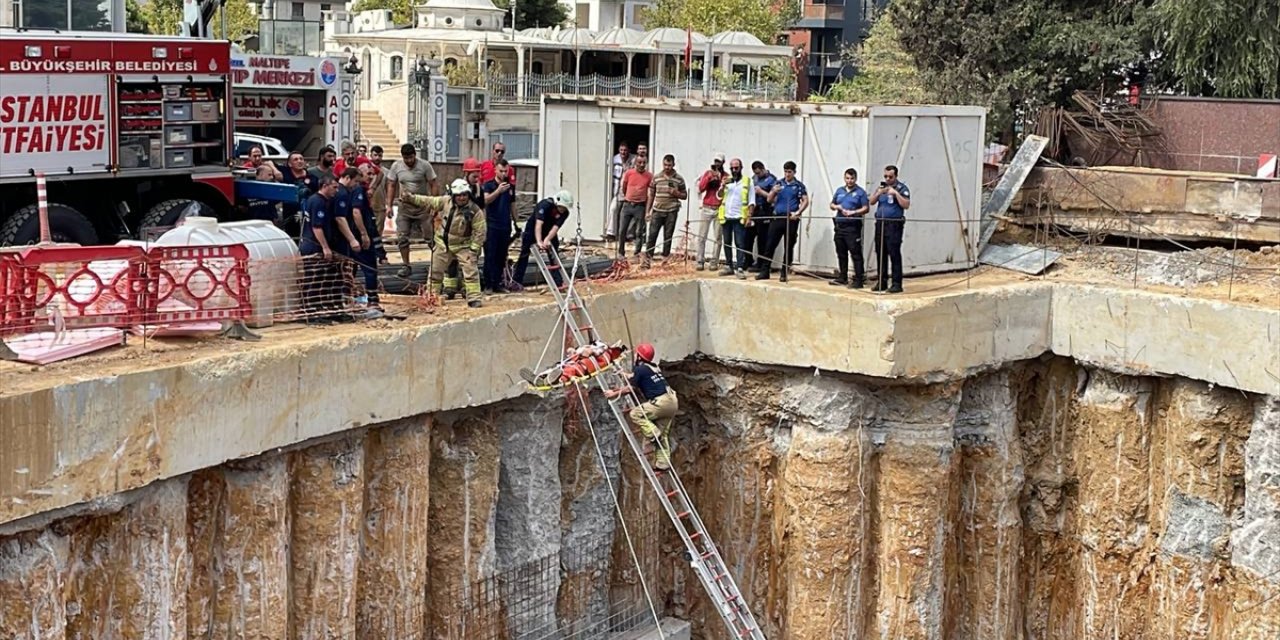 Maltepe'de altgeçit inşaatında üzerine demir düşen işçi yaralandı