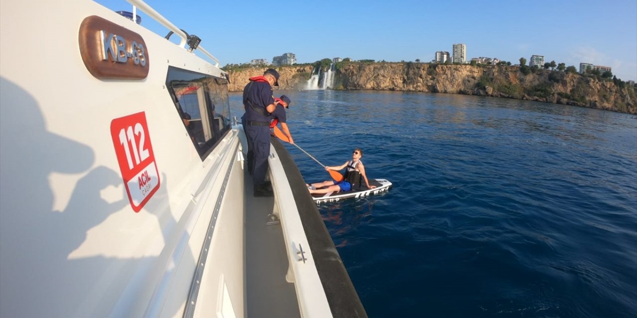 Antalya'da izinsiz kürek sörfü kiralayan kişi yakalandı