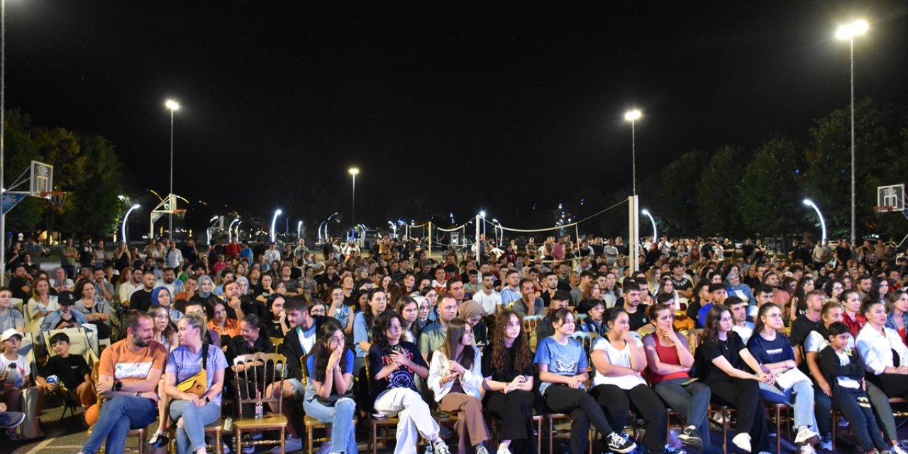 Ordu'da Türkiye-Sırbistan final maçı sahildeki dev ekranda izlendi