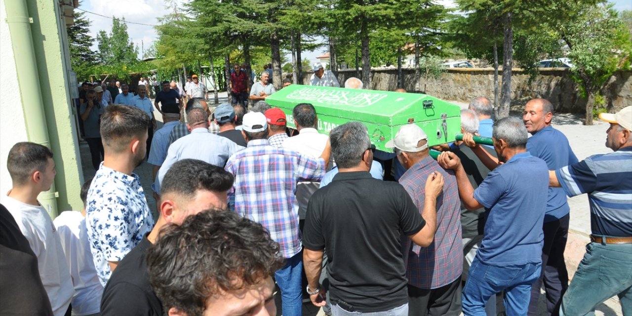 Nevşehir'de sel sularına kapılarak hayatını kaybeden çiftin cenazesi toprağa verildi