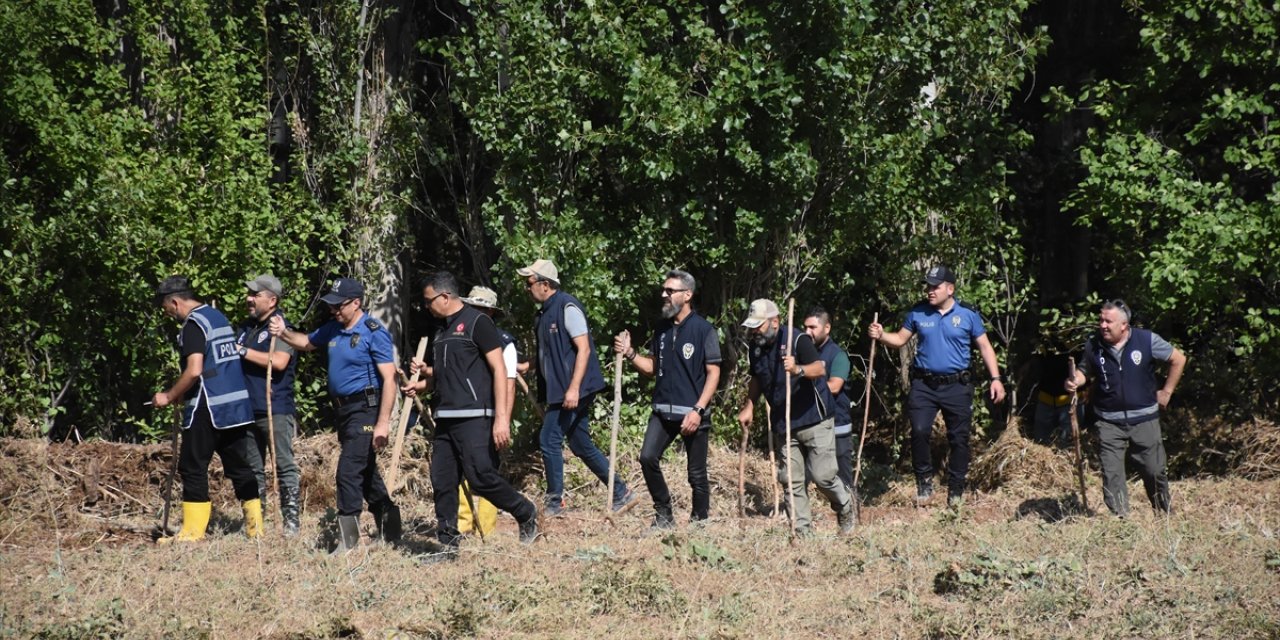 Aksaray'daki selde kaybolan bebek için arama kurtarma çalışmaları sürüyor