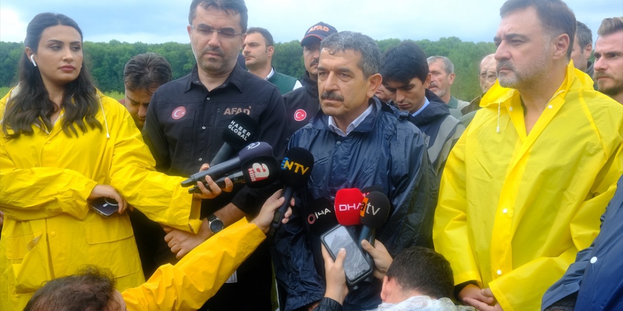 GÜNCELLEME 2 - Kırklareli'nde taşkın nedeniyle ormanda mahsur kalanlardan 2'sinin cesedi bulundu