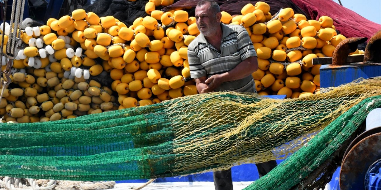 Hatay'da depremzede balıkçılar mavi sularla buluşmak için gün sayıyor