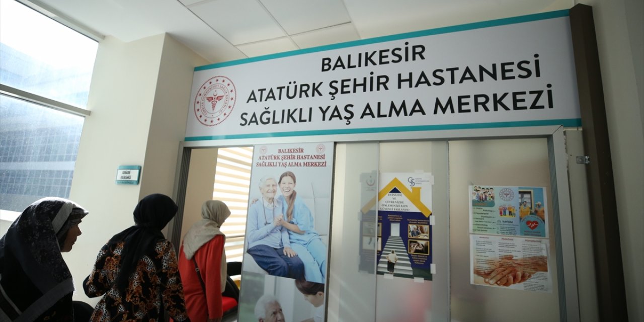 Balıkesir'de ileri yaşlardaki bireyler uzman ekibin desteğiyle sağlıklı yaş alıyor