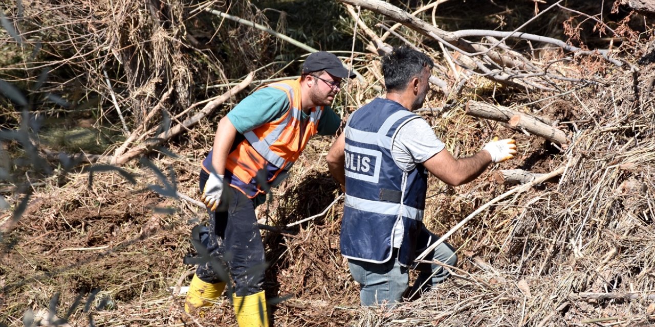 Aksaray'daki selde kaybolan bebek için arama kurtarma çalışmaları sürüyor