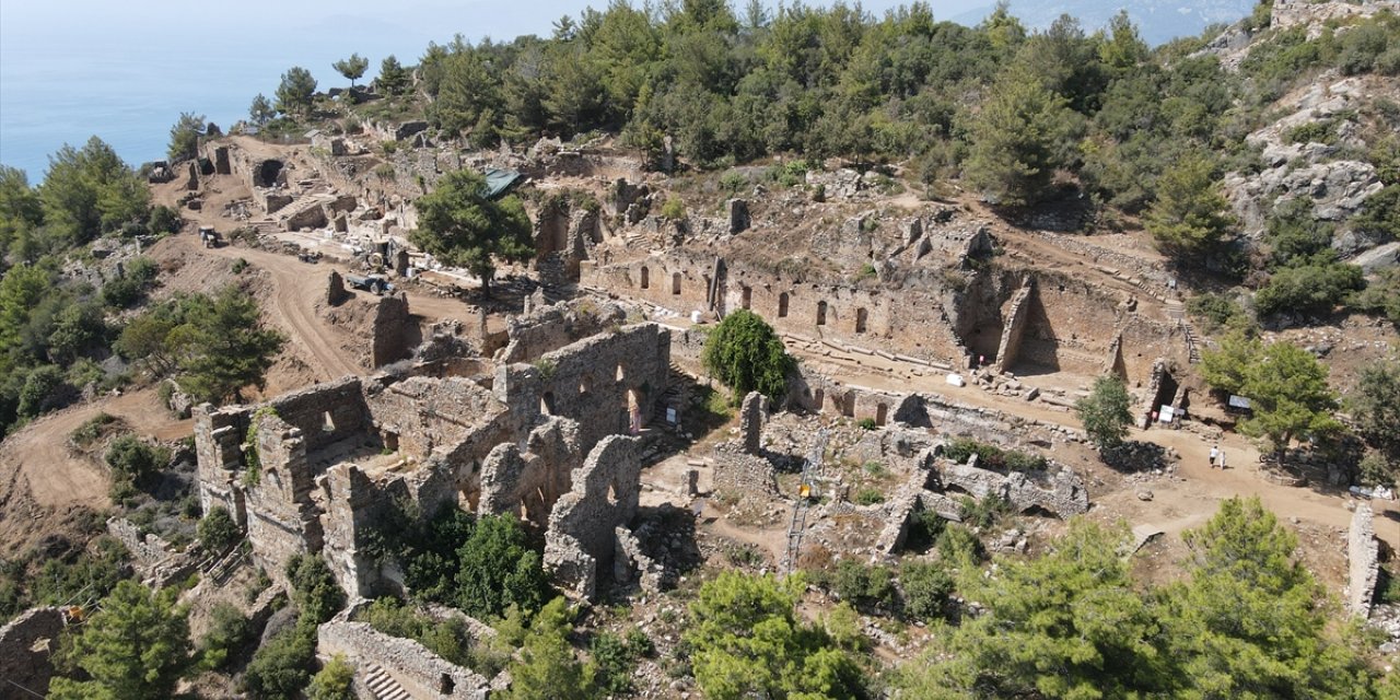 Alanya'daki Syedra Antik Kenti'nin orijinal gezi güzergahı ortaya çıkarılıyor