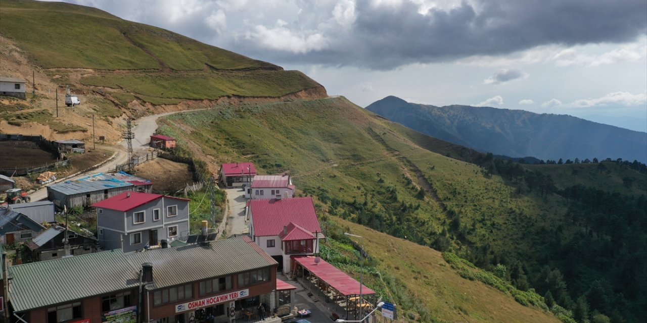 Zigana Dağı'nın zirvesinde 3 kuşaktır lokanta işletiyorlar