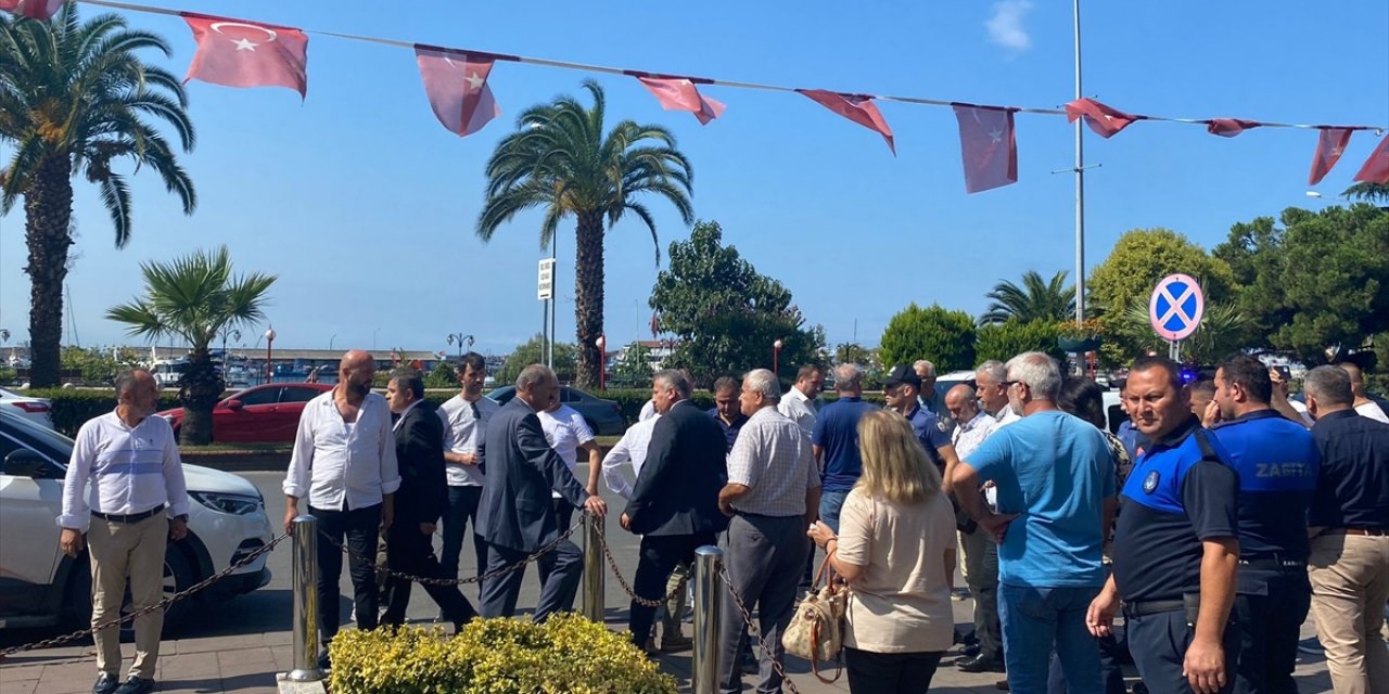 Zonguldak Karadeniz Ereğli Belediyesi Meclis Toplantısı sonrası üyeler arasında kavga çıktı