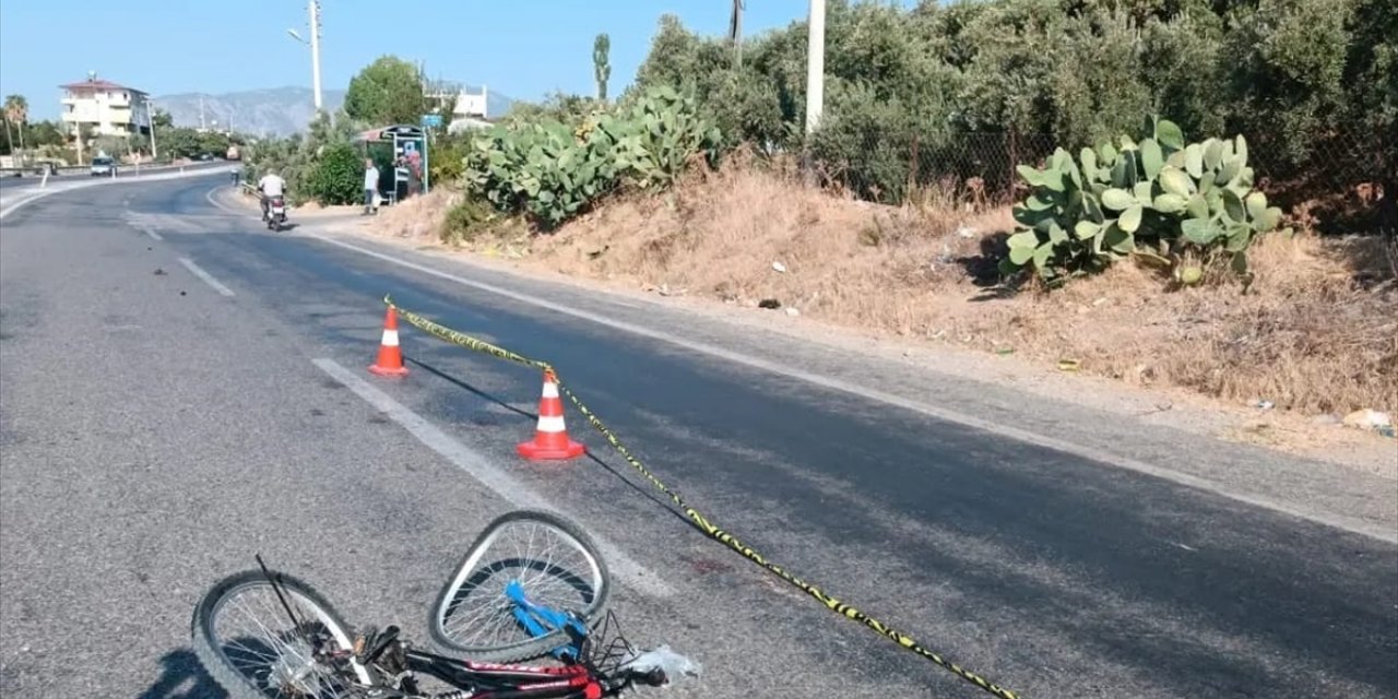 Mersin'de otomobilin çarptığı bisikletli çocuk öldü