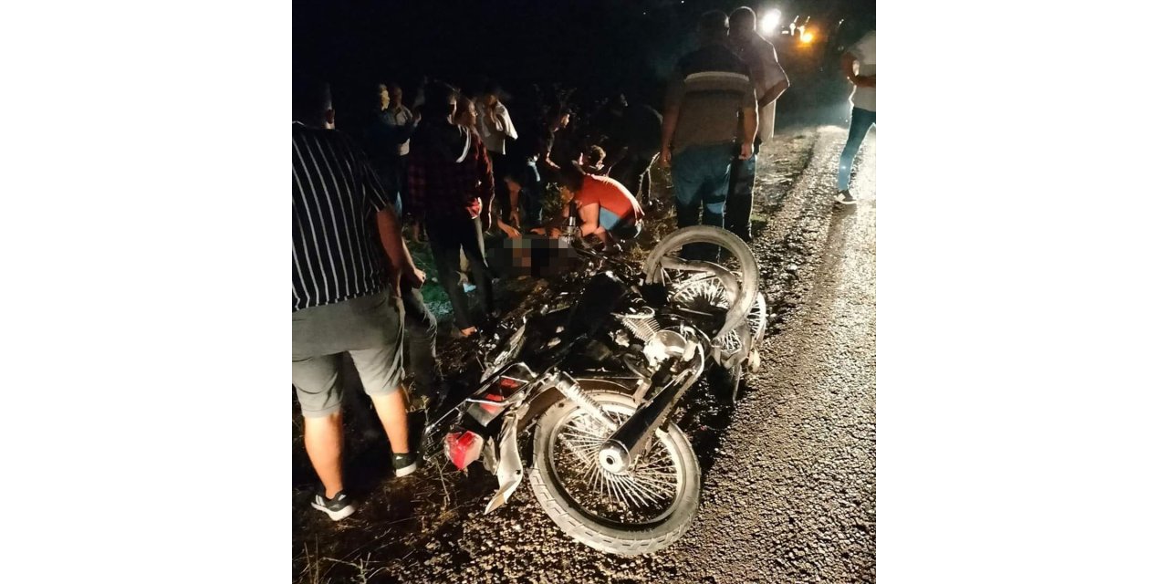 Adana'da iki motosikletin çarpışması sonucu 1 kişi öldü, 2 kişi ağır yaralandı