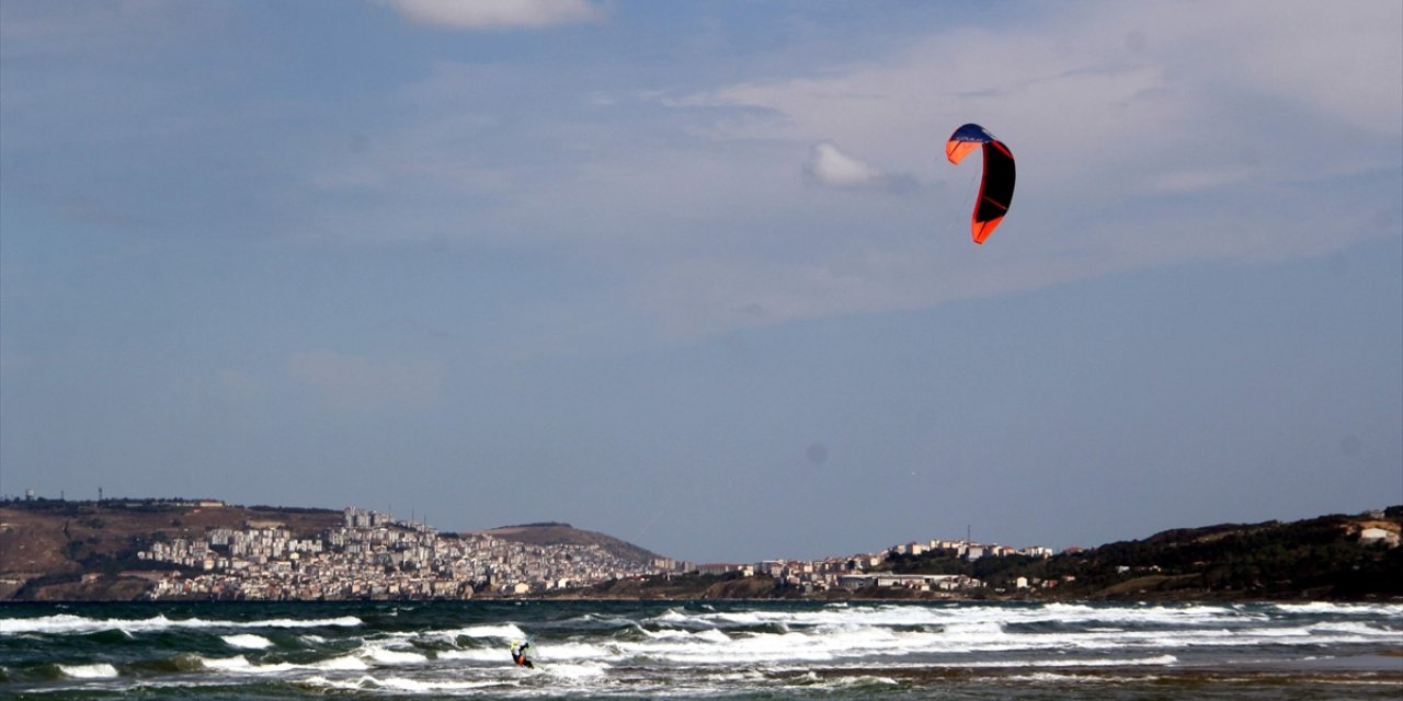 Formula Kite Uçurtma Sörfü Milli Takımı Sinop'ta kampa girdi