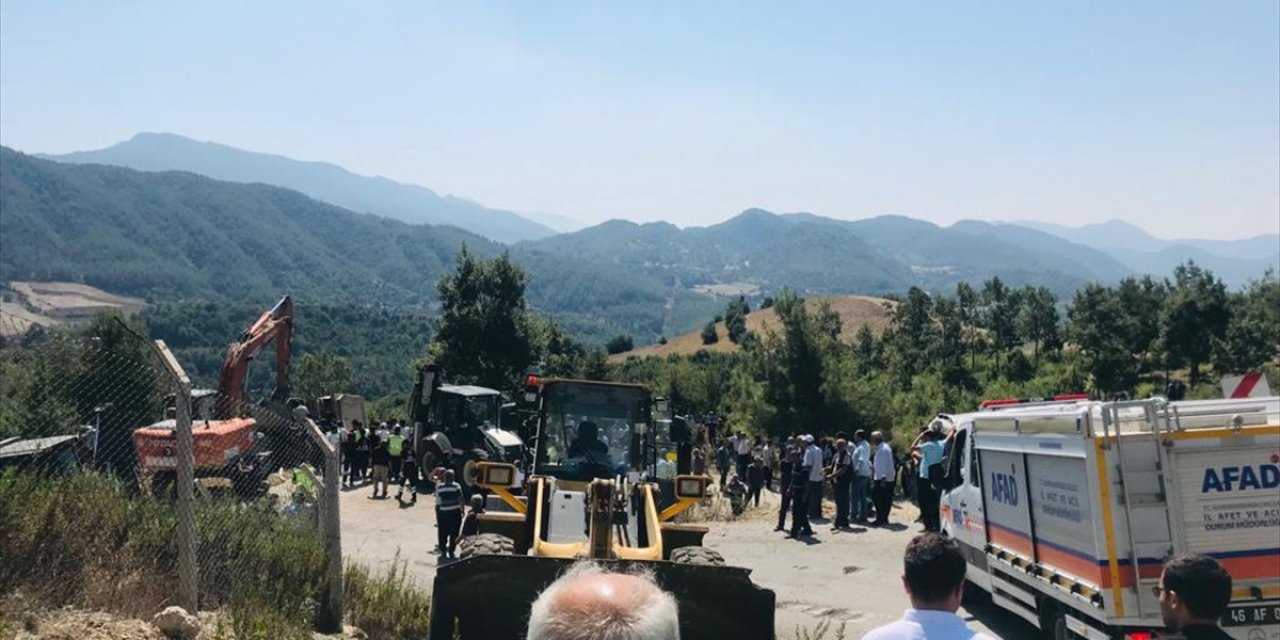 Kahramanmaraş'ta freni boşalan kamyon cenaze için toplanan insanların arasına daldı