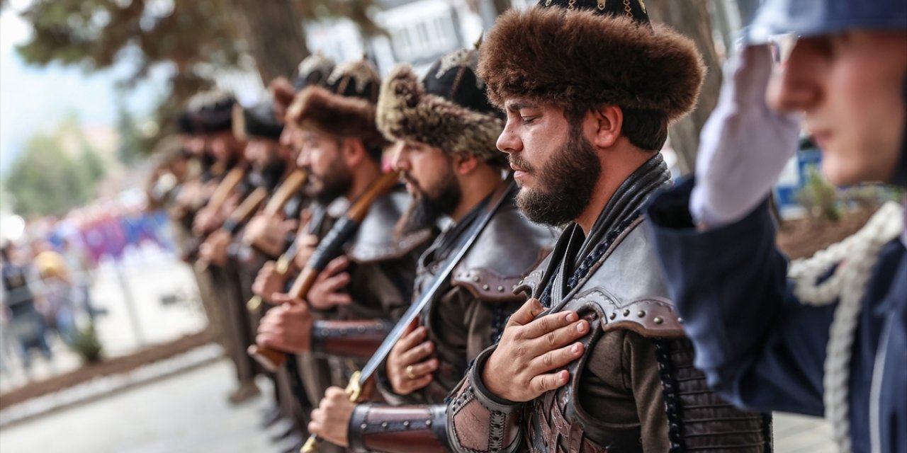 Söğüt Ertuğrul Gazi'yi Anma ve Yörük Şenlikleri'nde kortej yürüyüşü yapıldı