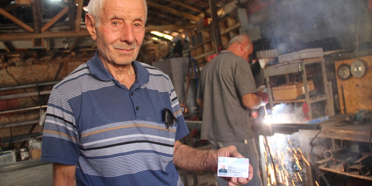 Çorum'un 71 yıllık demir ustası Kazım Keçik "Yaşayan İnsan Hazinesi" listesine girdi