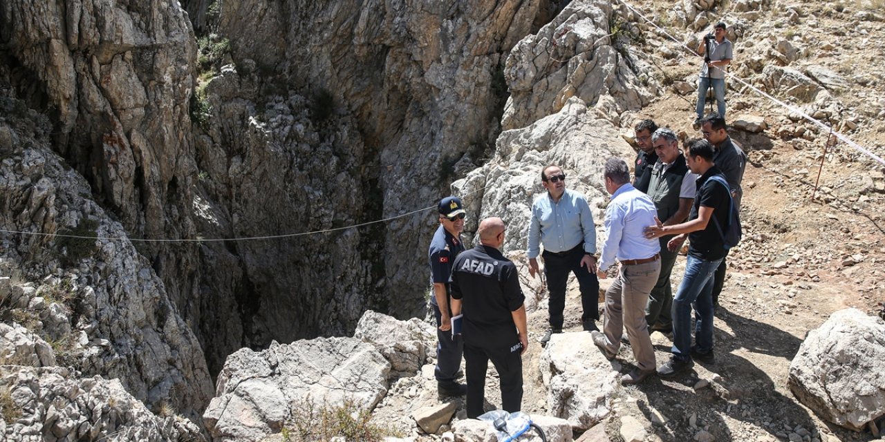 GÜNCELLEME - Mersin'de mağarada rahatsızlanan ABD'li Dickey'in tahliyesi için çalışma başlıyor