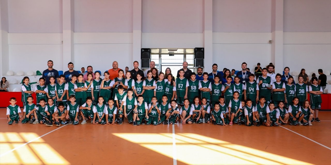 Enerjisa Üretim, Güler Legacy ile Adana'da çocuklara özel basketbol kampı düzenledi