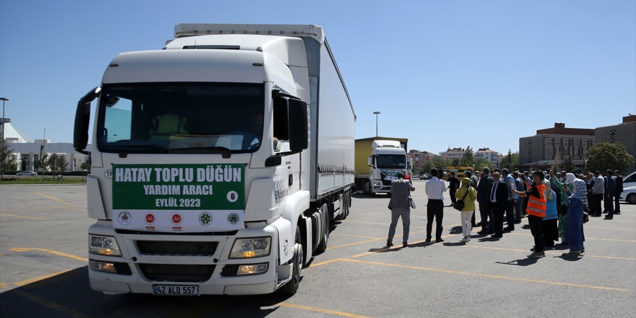 Konya'dan Hatay'daki nişanlı çiftlere 8 tır çeyiz gönderildi