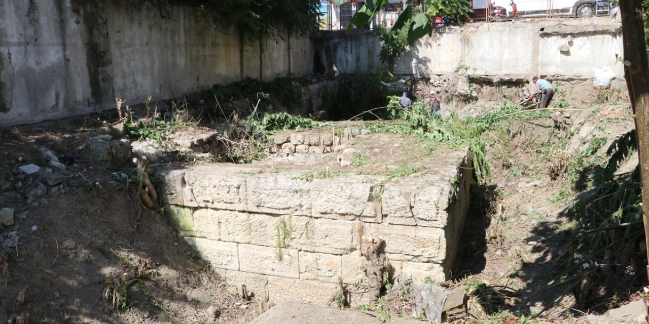 Edirne'de Roma döneminden kalma surlarda temizlik çalışması başlatıldı