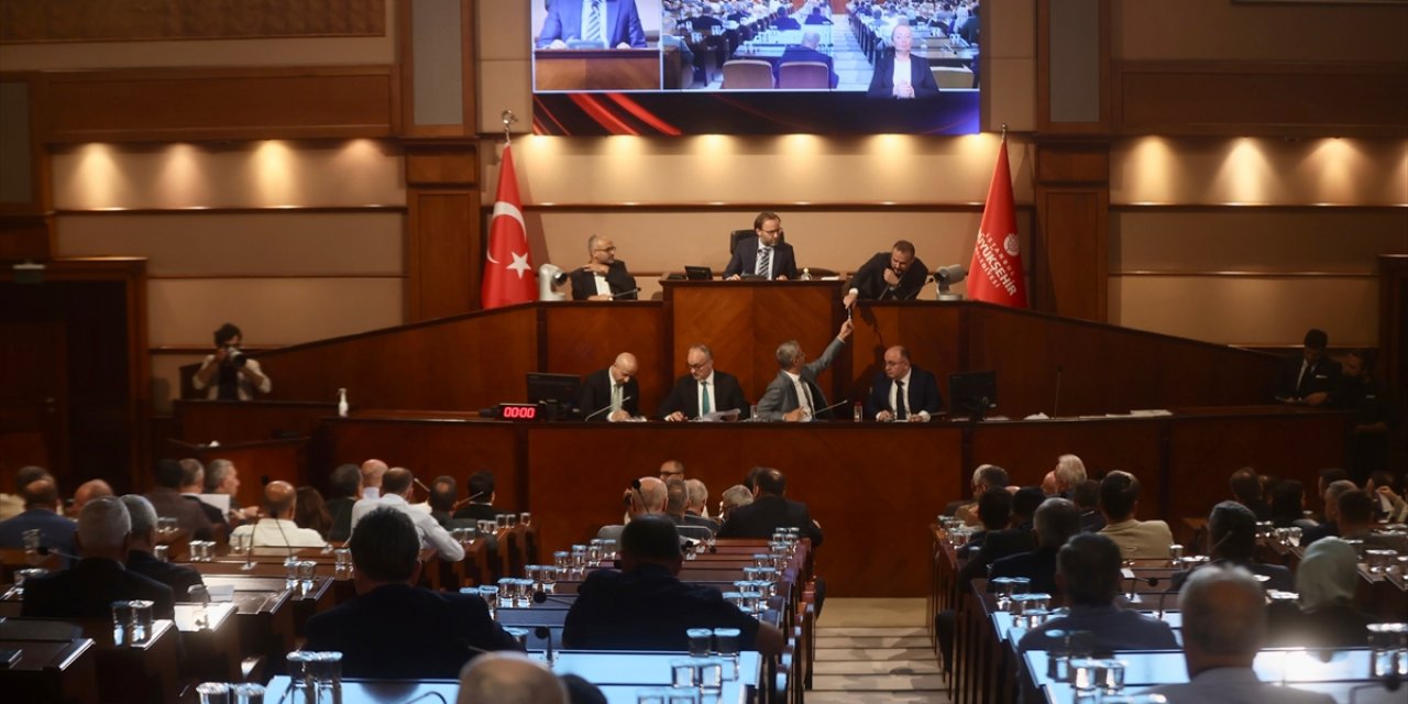 İBB Meclisi'nde Esenyurt'ta içinde cami bulunan imar planı tartışıldı