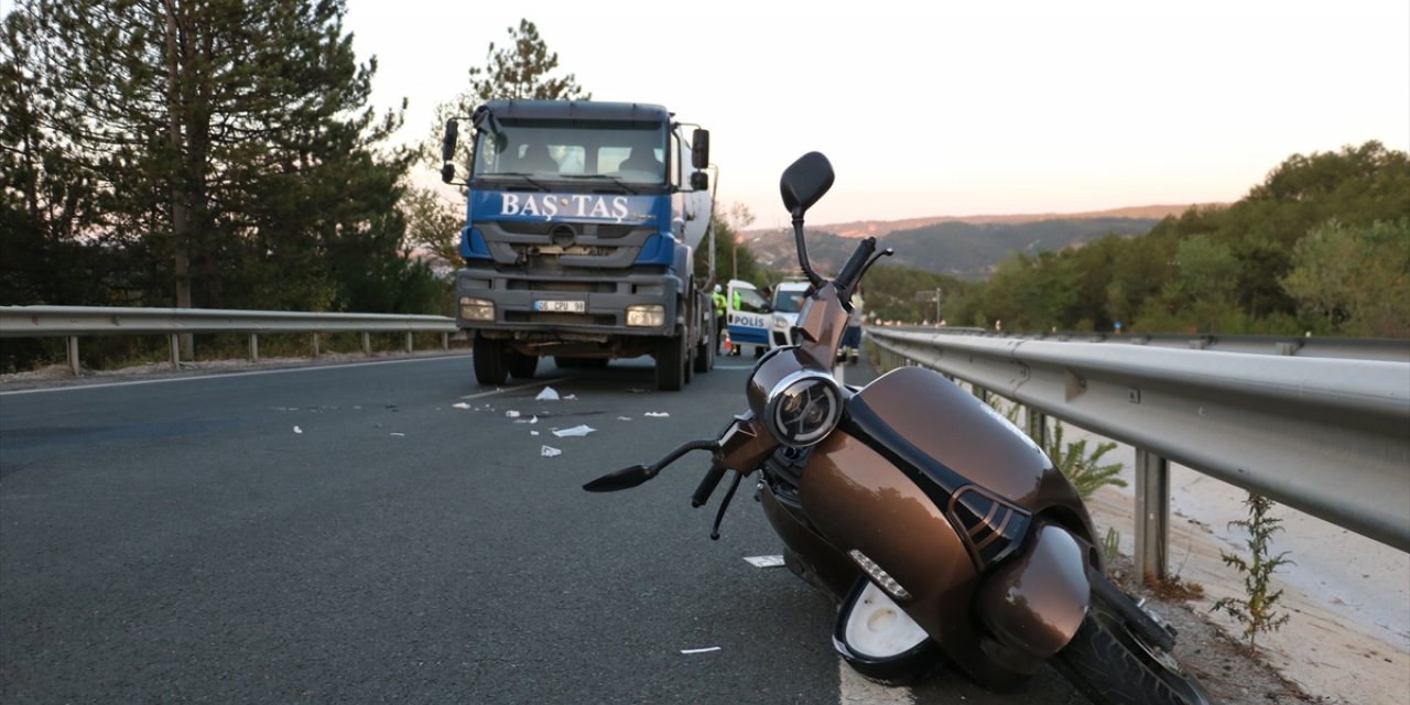 Kastamonu'da beton mikseriyle çarpışan motosikletteki 2 kişi ağır yaralandı