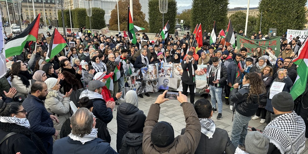 İsrail'in Gazze'deki hastaneye saldırısı İsveç'te protesto edildi