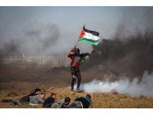 İsrail askerleri Gazze sınırında 30 Filistinliyi yaraladı