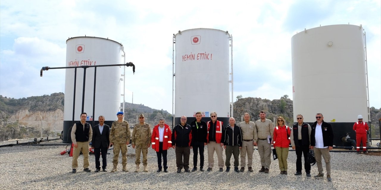 Şırnak Valisi Atay, Gabar Dağı bölgesindeki petrol kuyularında incelemelerde bulundu