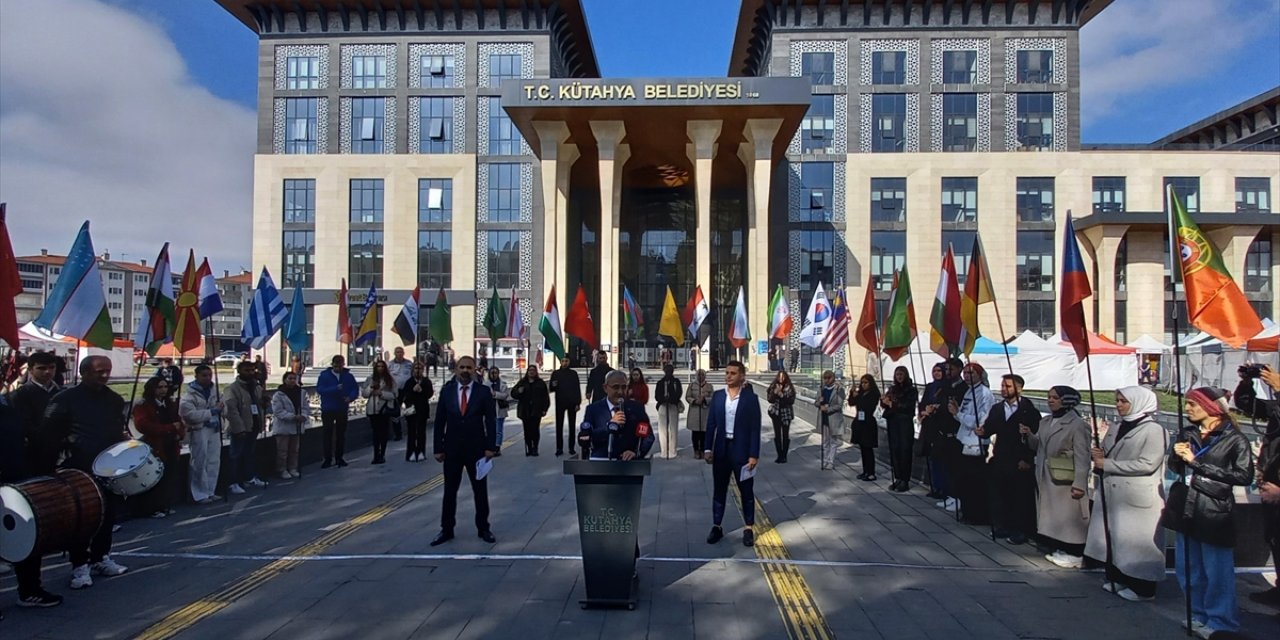 Kütahya'da uluslararası katılımlı "Yaratıcı Kültürel Endüstriler Zirvesi" başladı