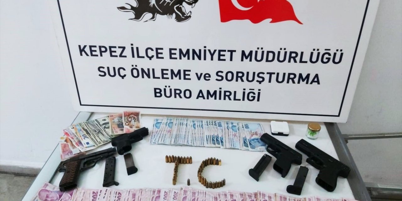 Antalya'da suç örgütü operasyonunda yakalanan 6 zanlı tutuklandı