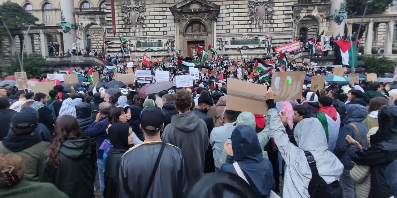 İsviçre'de, İsrail'in Gazze'ye yönelik saldırıları protesto edildi