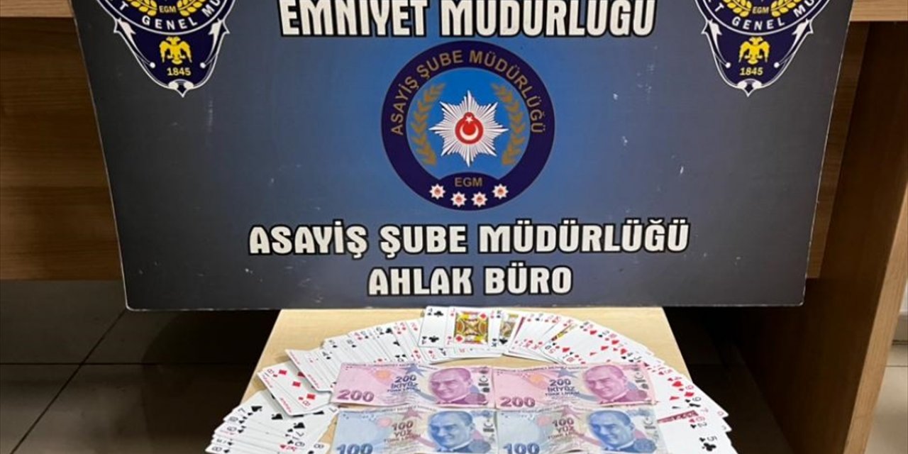 Kocaeli'de kumar oynayan 4 kişiye para cezası verildi