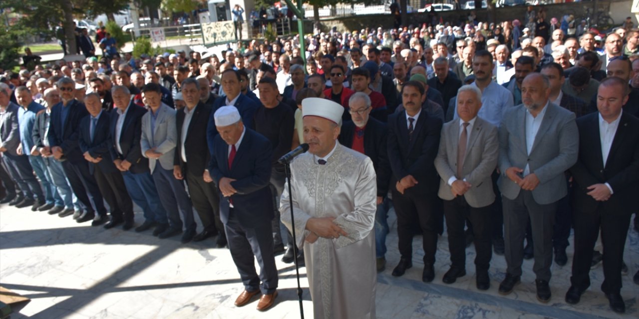 Konya ve çevre illerde Filistin'de hayatını kaybedenler için gıyabi cenaze namazı kılındı