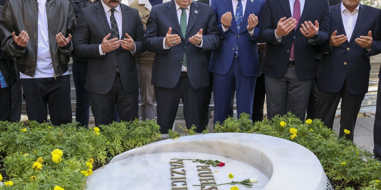 BBP Genel Başkanı Destici, Muhsin Yazıcıoğlu'nun kabrini ziyaret etti