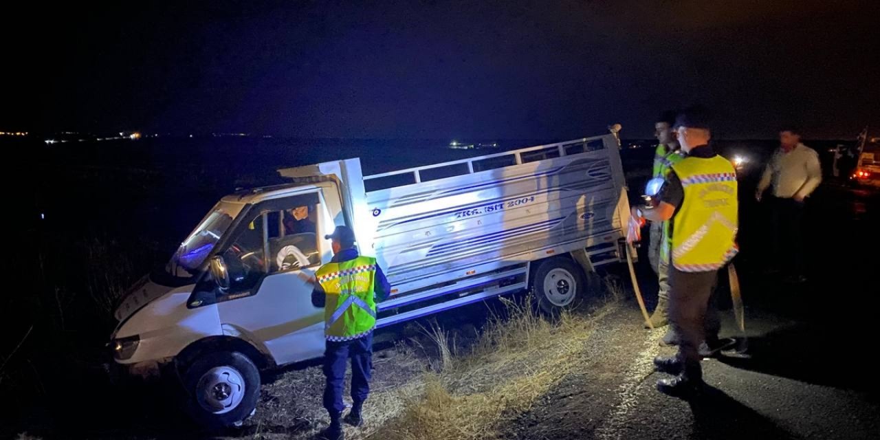 Şanlıurfa'da iki kamyonetin çarpıştığı kazada 20 kişi yaralandı