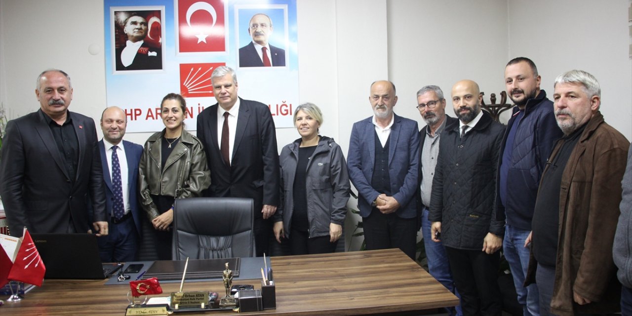 CHP genel başkanlığına adaylığını açıklayan Öymen, Artvin İl Başkanlığını ziyaret etti: