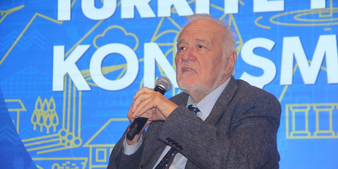 Tarihçi-yazar Prof. Dr. İlber Ortaylı, Samsun'da söyleşiye katıldı