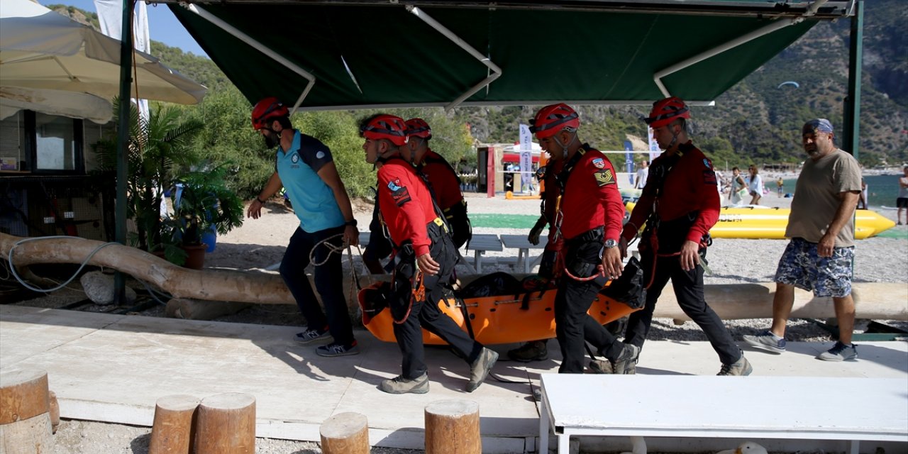 Kelebekler Vadisi'nde kayalıklara düşen paraşüt pilotu öldü