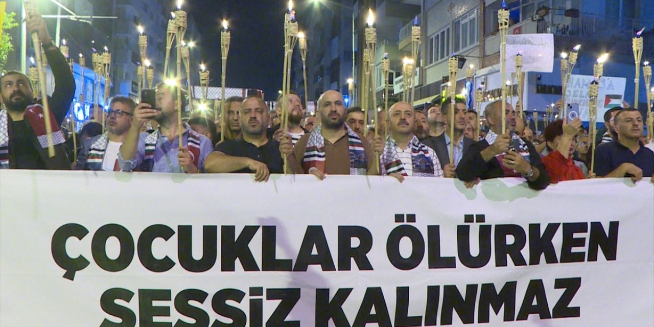 İsrail'in Gazze'ye saldırıları Antalya'da protesto edildi