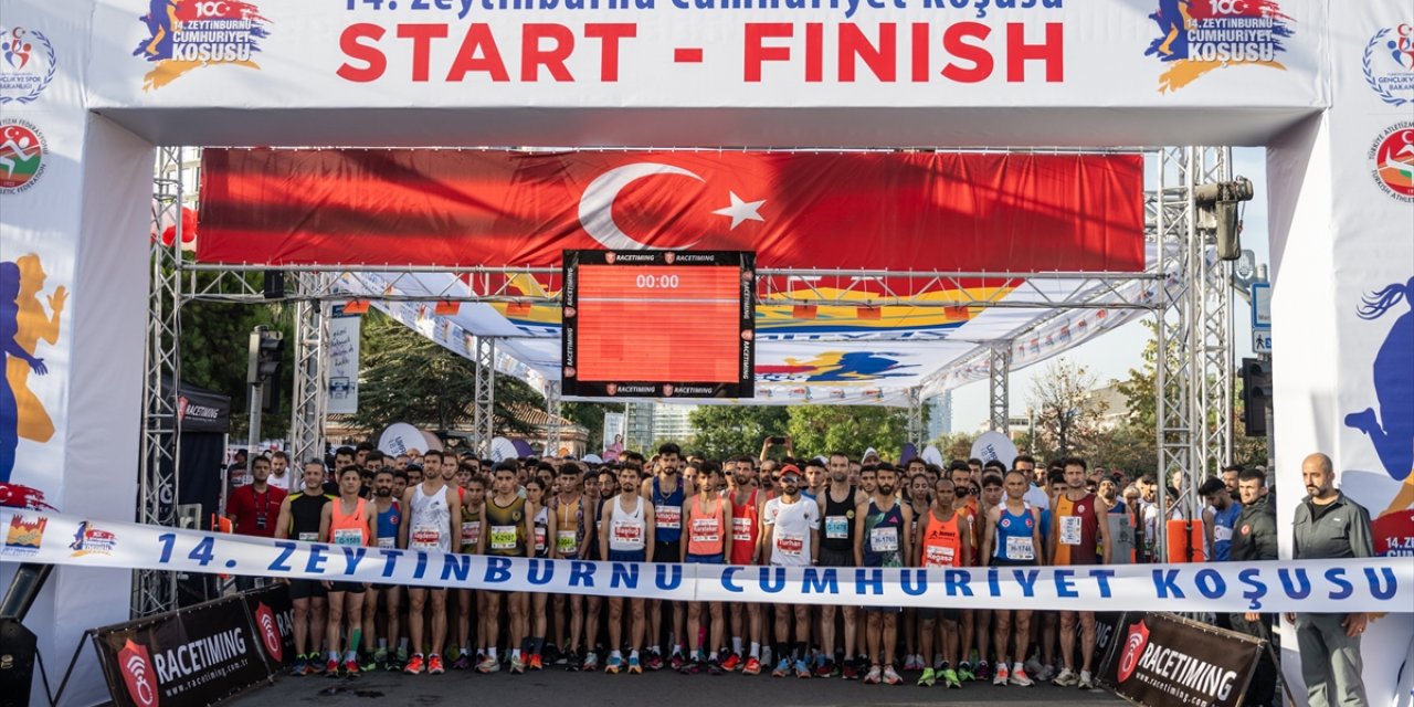 Zeytinburnu Uluslararası Cumhuriyet Koşusu yapıldı