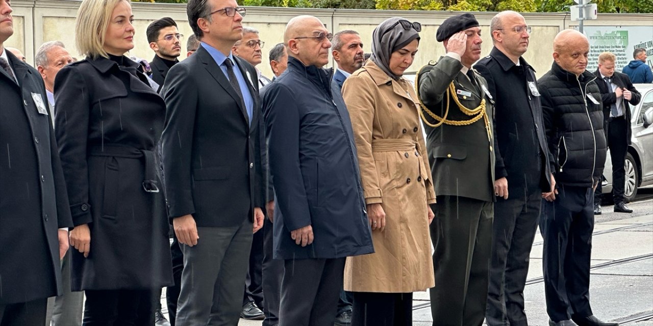 Türkiye'nin Viyana Büyükelçiliğinde Ermeni teröristlerce şehit edilen Büyükelçi Tunalıgil anıldı