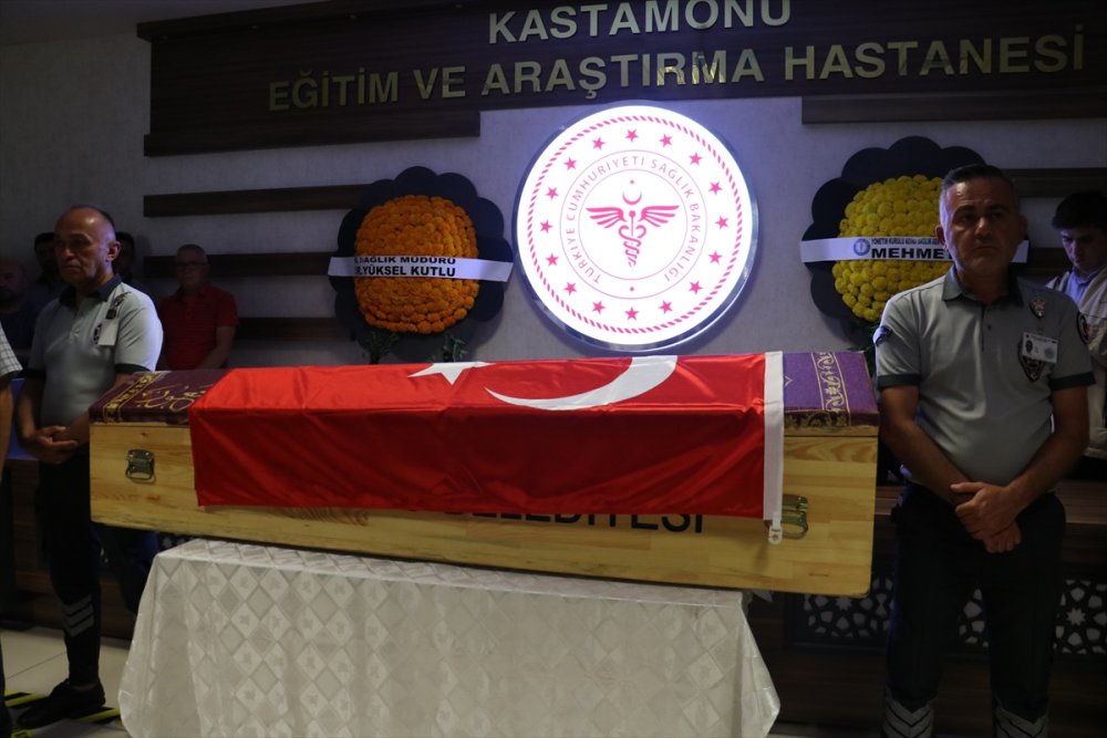 GÜNCELLEME - Kastamonu'da görevi başında hayatını kaybeden doktor için tören düzenlendi